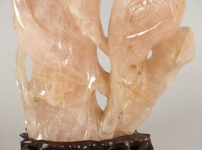 null Far East

Large rose quartz guanyin

(Accident.)

Height : 30 cm 30 cm high