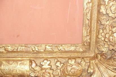 null Travail du XVIIIe siècle

Cadre en bois doré à décor sculpté de fleurs et palmettes...