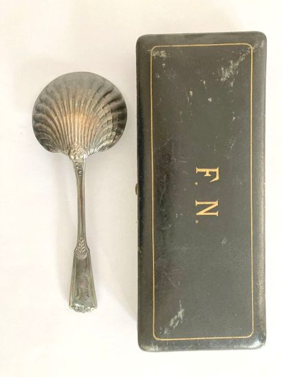 null A silver spoon for strawberries (Minerve mark), the spatula monogrammed F.N.

Weight...