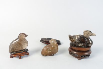 null CHINA

Meeting of three agate sculptures of birds (?)

(Misses.)

Height : 9...