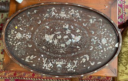 null TONKIN

Oval tray in exotic wood inlaid with mother-of-pearl (mother-of-pearl...