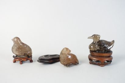 null CHINA

Meeting of three agate sculptures of birds (?)

(Misses.)

Height : 9...