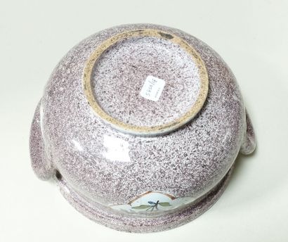 null Covered tureen in mauve earthenware decorated with polychrome flowers

(Cracks,...