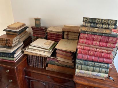 null Ensemble de livres reliés et brochés - vendu en lots.