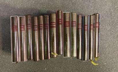 null Un lot d'albums de la Pléiade comprenant 14 volumes :

Saint-Exupéry, Verlaine,...