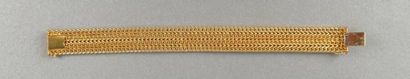 null Bracelet ruban souple en or jaune 750 millièmes, les maillons partiellement...