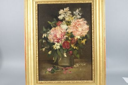 null Jean SEIGNEMARTIN (1848-1875)

Nature morte au bouquet de rose

Huile sur toile,...