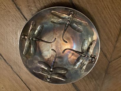 null CHRISTOFLE

Coupelle circulaire en métal argenté à décor de quatre libellules...