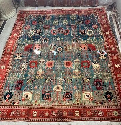 null Tapis du Nord-Est de l'Inde, noué à Agra

Fin du XIXe siècle, vers 1880

Noué...