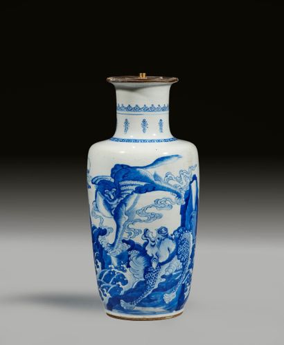 CHINE - Époque KANGXI (1662-1722) 
Vase rouleau...