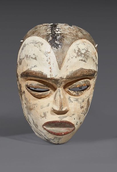 null AFRIQUE 

Masque en bois sculpté à décor de Kaolin (?)

Haut. : 26,2 cm ; Larg....