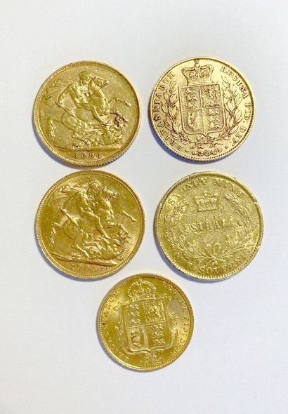 null Réunion de cinq pièces en or :

- Un Souverain 1894 Victoria

- Un Souverain...