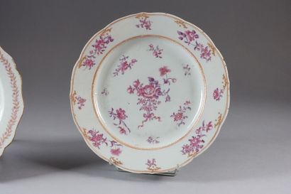 null CHINE, Compagnie des Indes

Deux assiettes

(Une assiette restaurée, éclats...