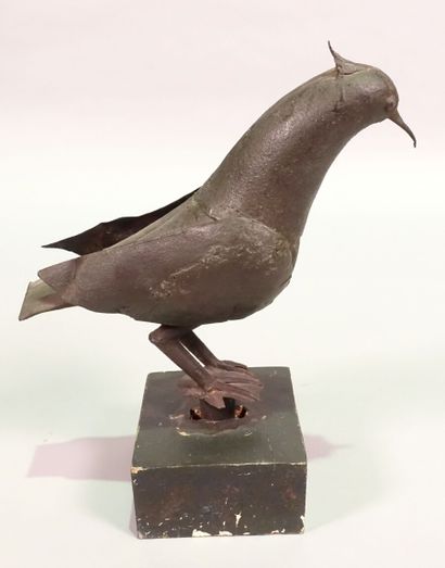 null Oiseau en alliage de métal sur un socle en bois

(Accidents.)

Haut. : 34 c...