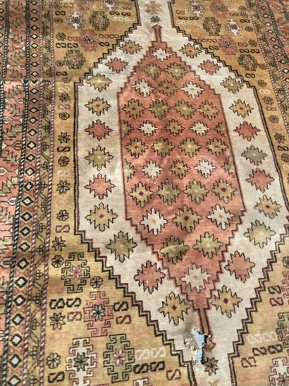 null Kurdish carpet (cotton warp and weft, wool pile), Northwest Persia, circa 1930-1940

(Accidents...