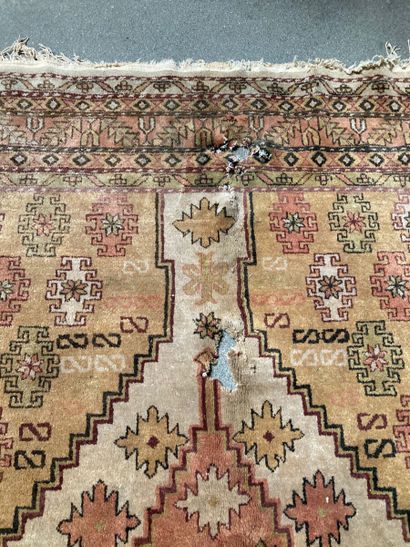 null Kurdish carpet (cotton warp and weft, wool pile), Northwest Persia, circa 1930-1940

(Accidents...