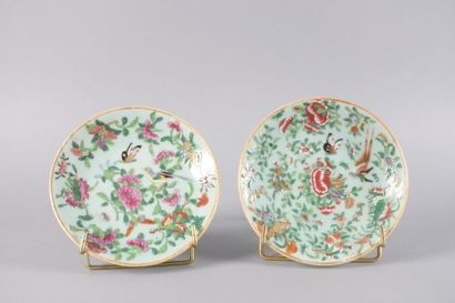 null CHINA - 20th century

Two circular plates on heel, with polychrome decoration...