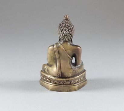 null THAILANDE - XIXe siècle

Statuette de bouddha Maravijaya en bronze à patine...