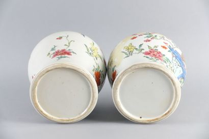 null CHINE, XIXe siècle

Paire de vases en porcelaine blanche aux émaux de la famille...
