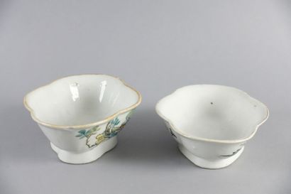 null CHINE, vers 1900

Deux raviers quadrilobés sur talon, en porcelaine à décor...