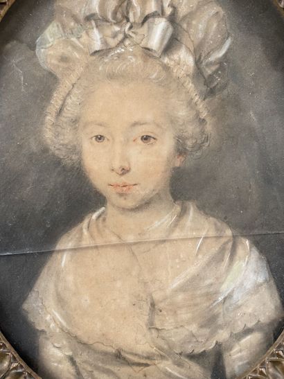 null Attributed to Antoine VESTIER (1740-1824)
Young girl with a lace headdress
Black...