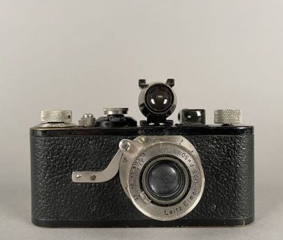 null Camera. Leitz Leica I case n° 6888 (1928) with Elmar 3.5/50 mm lens (impurities)...