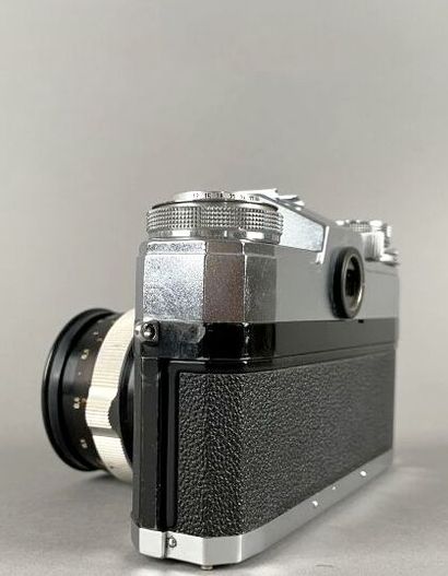 null Zeiss Ikon Contarex BullsEye case with Carl Zeiss Planar 2/50 mm lens (case...