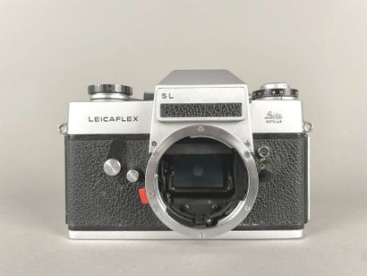 Camera. Leitz Leicaflex SL chromed body n°...