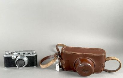 Camera. Leitz Leica IIIa body n° 302063 (1938)...