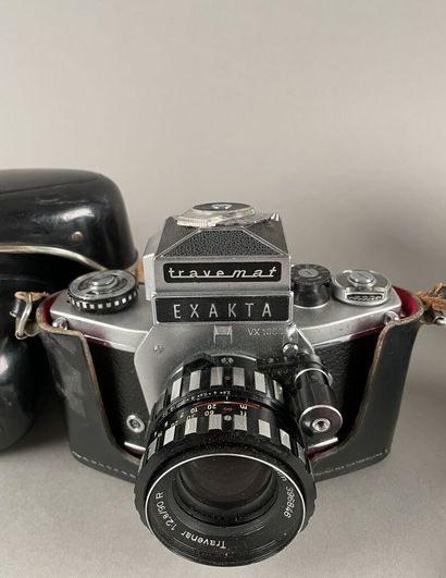 null Set of two Ihagee Exakta cameras: Exakta VX 1000 (TraveMat) body with Travenar...