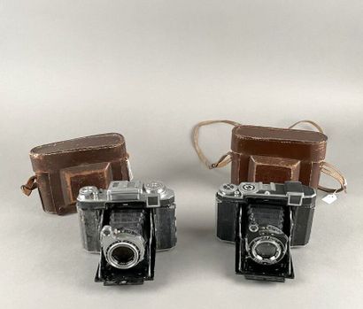 Set of two Zeiss Ikon cameras: Super Ikonta...