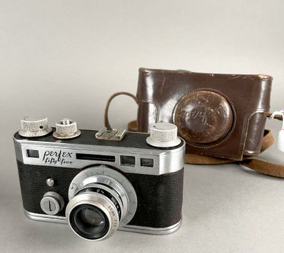 null Set of two miscellaneous cameras: Lordomat C-35 body with Leidolf Wetzlar lens
Lordonar...