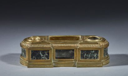 Inkwell in green veined marble and gilt bronze...