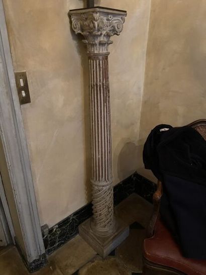 null Painted wood column with fluted decoration and Ionic capital
(The base and the...