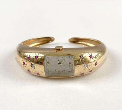 null Montre bracelet de dame en or jaune 750 millièmes, la montre de forme rectangulaire,...