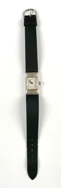 null Montre bracelet de dame, la montre de forme rectangulaire en or gris 585 millièmes,...
