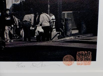 null Danny CHAU 
Sham Shui Po, Kowloon, 2004. 
Épreuve pigmentaire, signée, titrée,...