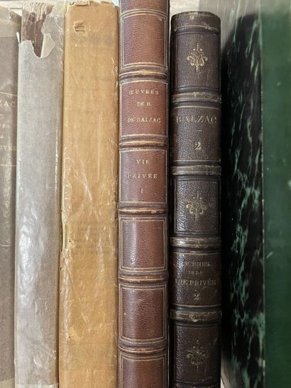 null Ensemble d'ouvrages comprenant : 
- Oeuvres illustrées Balzac, deux grands volumes
-...