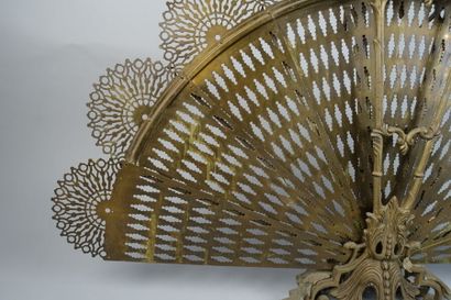 null Fireplace fan with eight bronze leaves
Height : 60 cm ; Width : 85 cm
