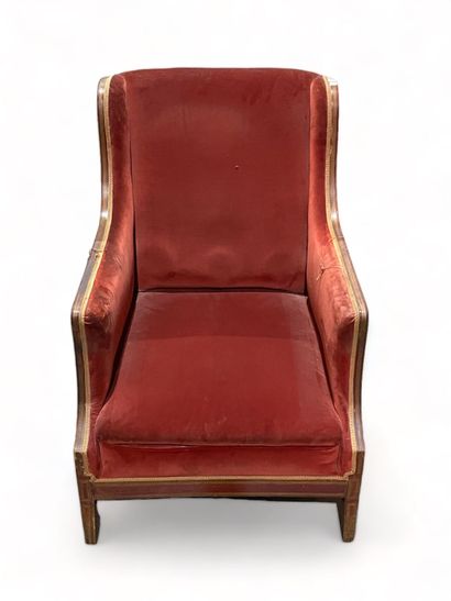 null Wooden shepherd's chair on four sheath feet, upholstered in red fabric.
(Wear...