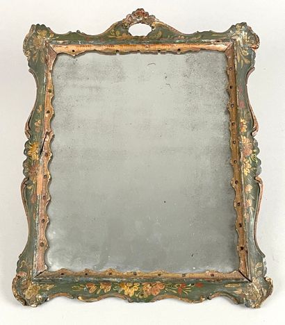 null Small mirror with curved edge, in wood painted with a floral motif
Height 37...