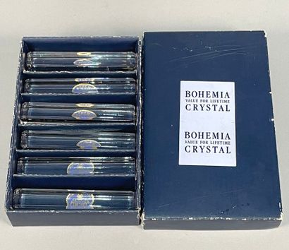 null Bohemian crystal
Six knife-holders
Length: 8.5 cm 
Box (used)