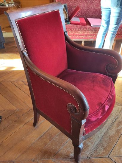 null Mahogany and mahogany veneered armchair, crosier armrests, hocked front legs,...