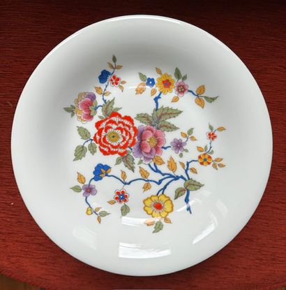 null LIMOGES
Limoges France porcelain service RH mark, numbered, including:
- A salad...