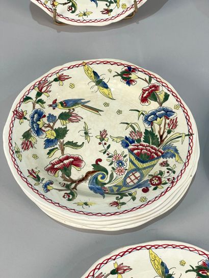 null GIEN
Six large plates and four earthenware plates decorated with insects, birds...