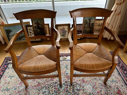 null Pair of rustic straw armchairs in walnut, the back with vertical band painted...
