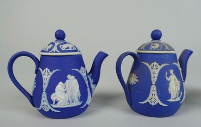 null WEDGWOOD
Set of two small covered teapots and a large cup, decorated with antique...