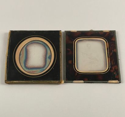 null XIXe siècle
Deux daguerréotypes représentant un couple