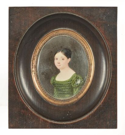 null École française du début du XIXe siècle 
" Portrait de jeune femme en robe verte...