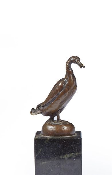 null ZEHLE Ernest (1876-1940), d'après
" Canard "
Bronze, sur socle en marbre noir...